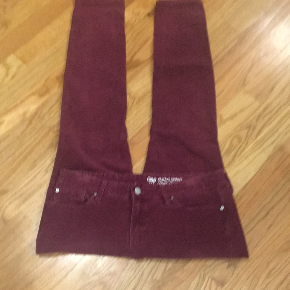 GAP Women's Skinny Pants in Burgundy